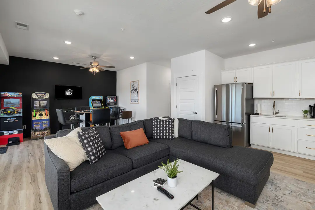 208 & 212 Chateau Mountain Hilltop Way — photo 7