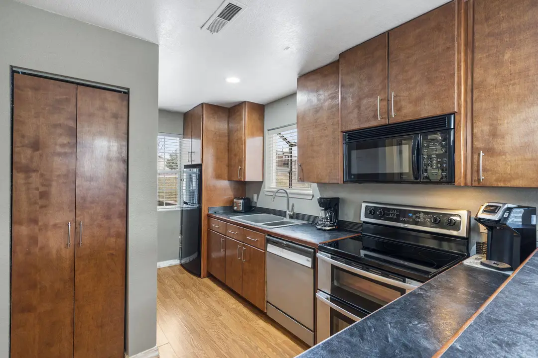 18 Goldfinch Drive — photo 15