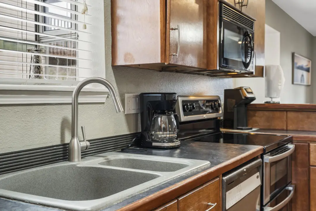 18 Goldfinch Drive — photo 16