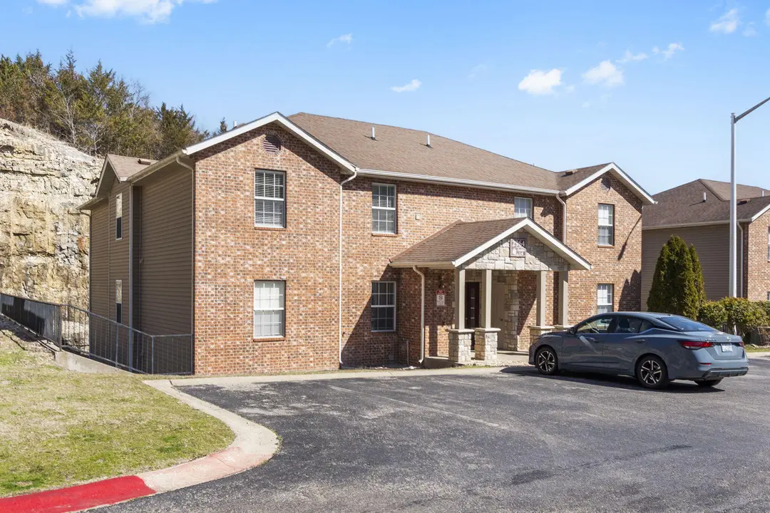 2964 Vineyards Parkway — photo 2