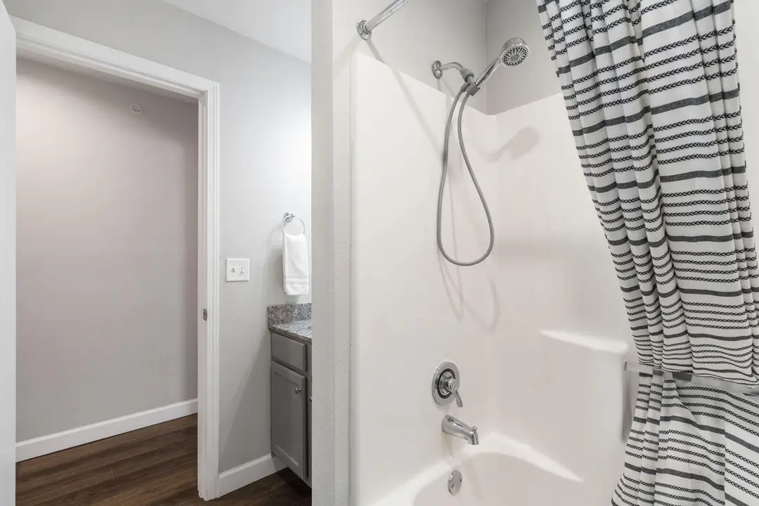 2964 Vineyards Parkway — photo 38