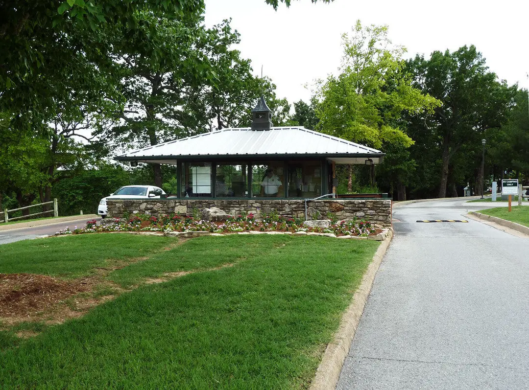 813 Holiday Ridge — photo 34