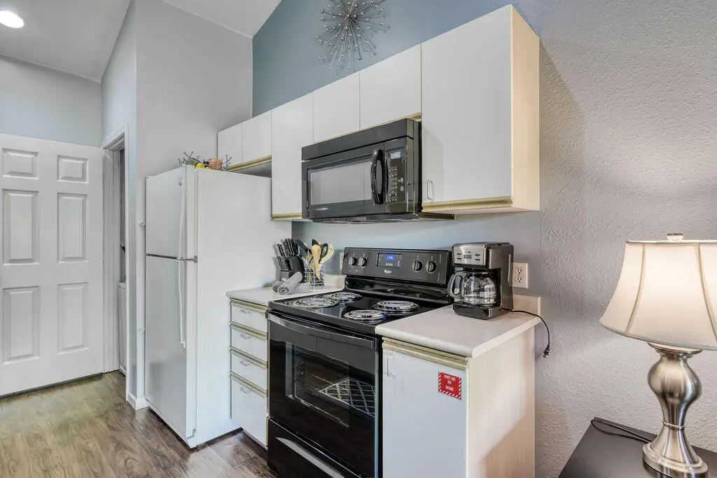 813 Holiday Ridge — photo 10