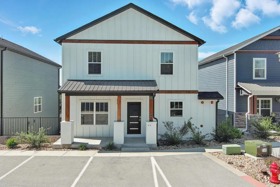 232 Chateau Mountain Hilltop Way — photo 2
