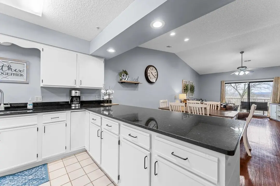 350 S Wildwood Drive — photo 4