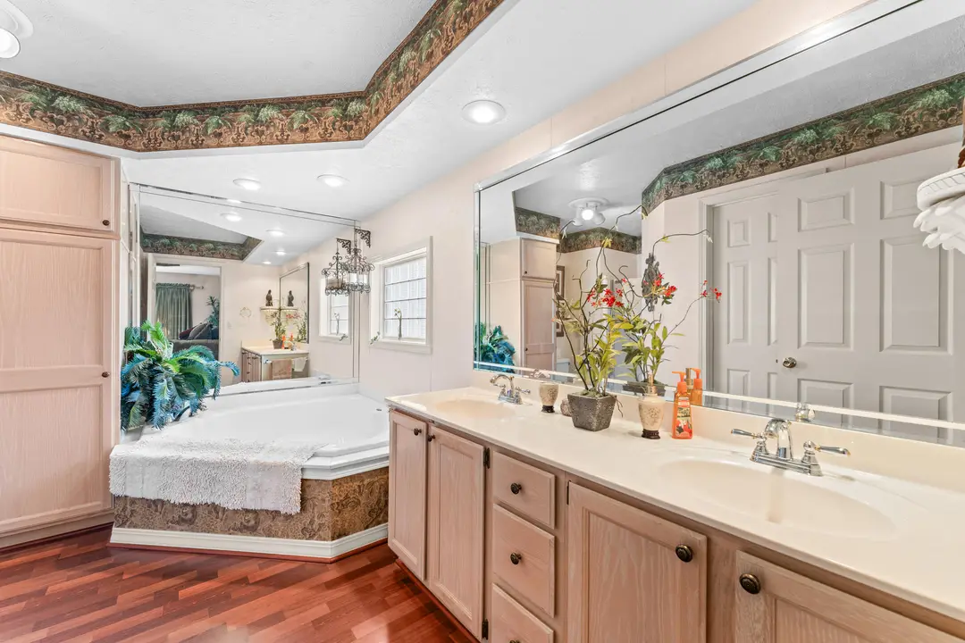 200 Eagle Pointe Drive — photo 14