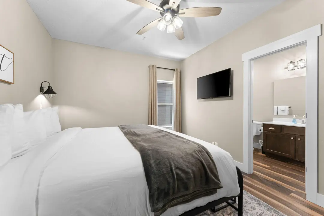440 Lake Front Drive — photo 19