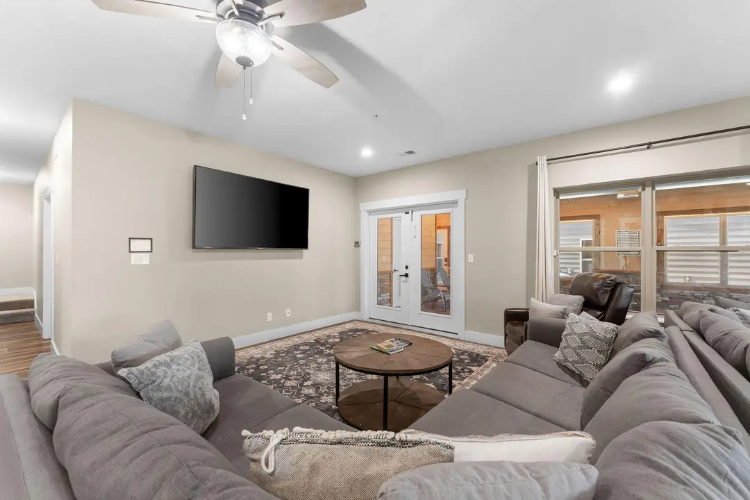 440 Lake Front Drive — photo 32