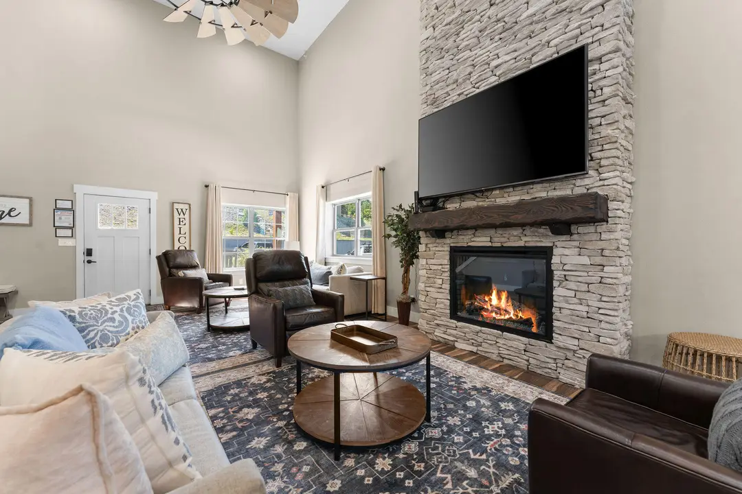 440 Lake Front Drive — photo 10
