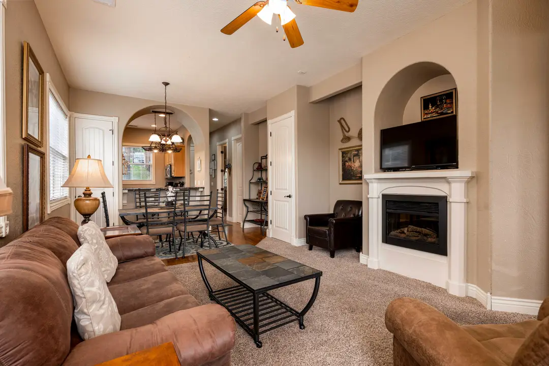 31 Blue Bird Way — photo 2