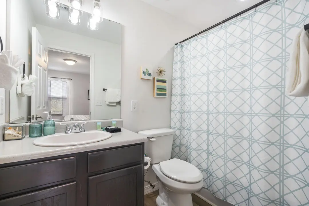 2950 Vineyards Parkway — photo 12