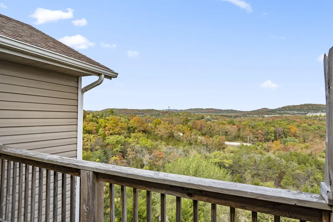 2950 Vineyards Parkway — photo 17