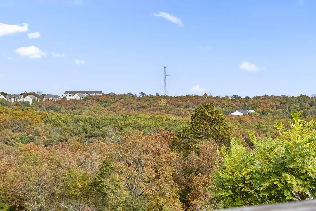 2950 Vineyards Parkway — photo 18