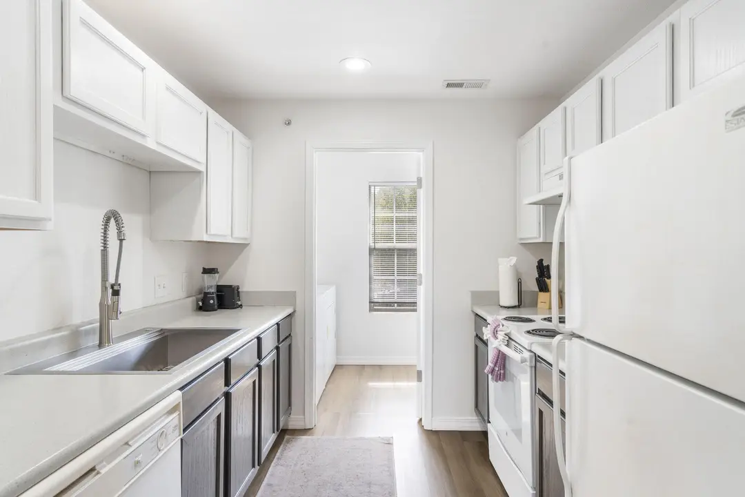 2950 Vineyards Parkway — photo 8