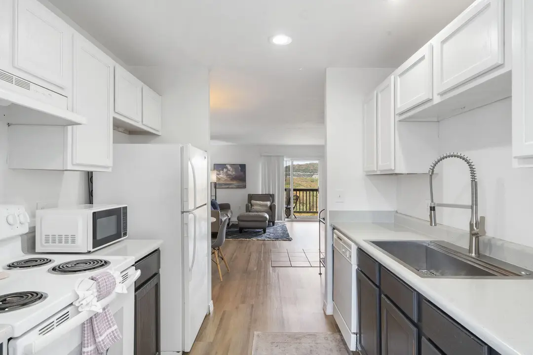 2950 Vineyards Parkway — photo 10