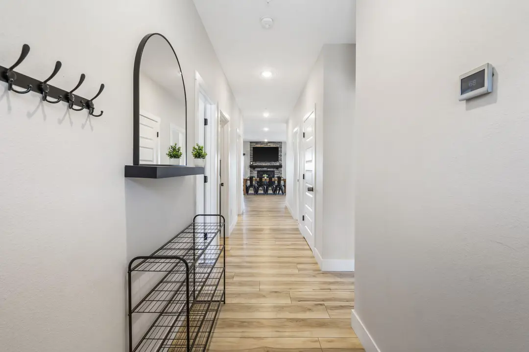 121 Frontier Way — photo 6