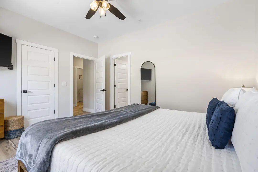 121 Frontier Way — photo 8
