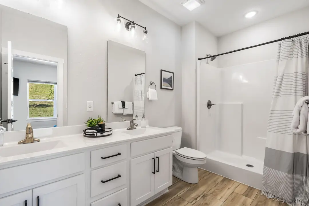121 Frontier Way — photo 9
