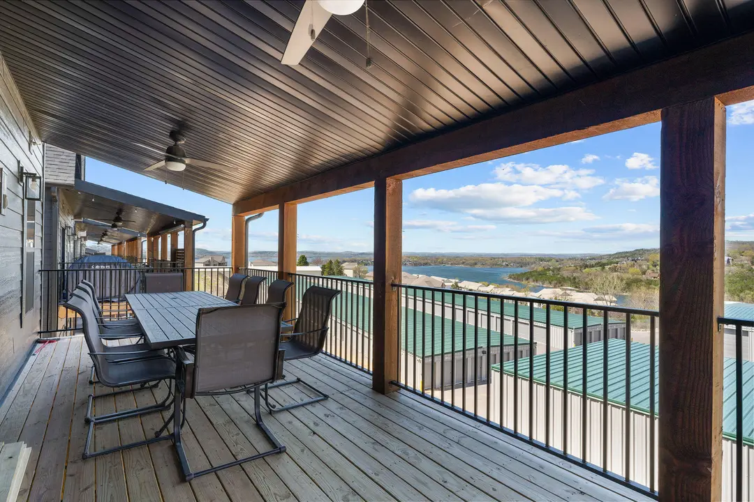 210 Poolside Pass Road — photo 2