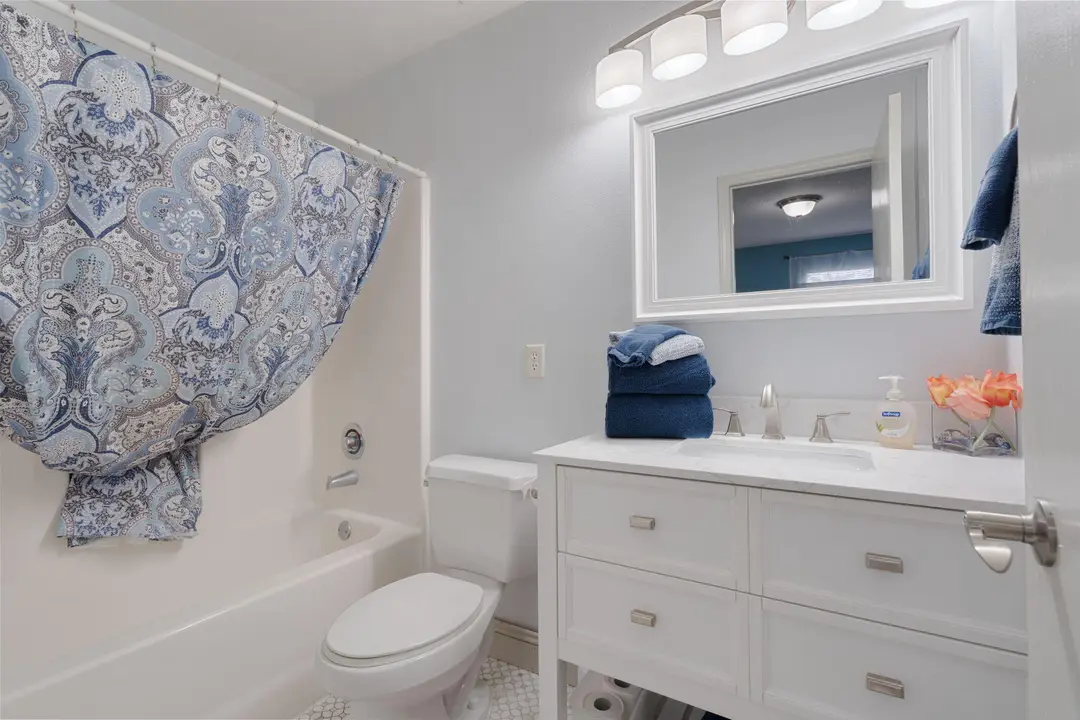 2917 Vineyards Parkway — photo 32