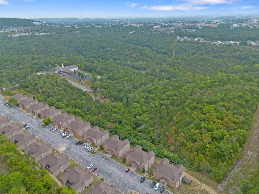 2917 Vineyards Parkway — photo 58