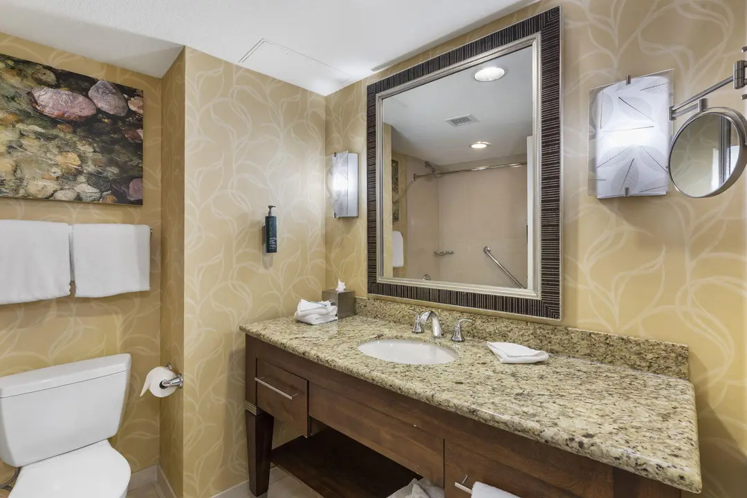 200 S Sycamore Street — photo 11