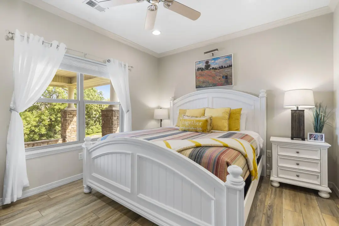 720 Emerald Pointe Drive — photo 13
