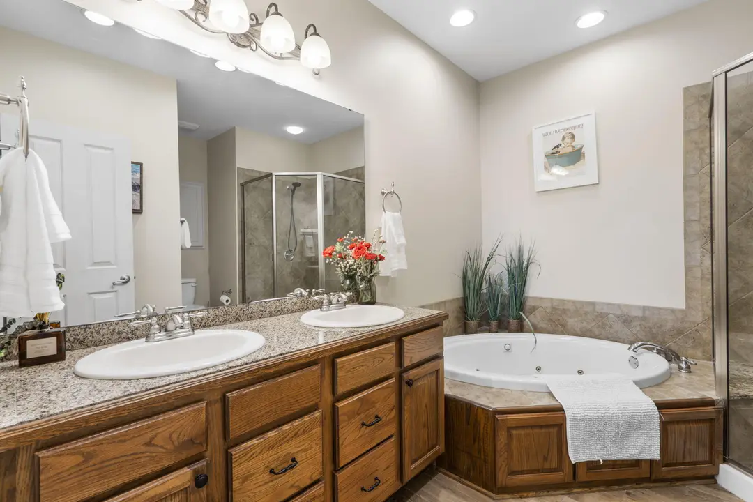 720 Emerald Pointe Drive — photo 14