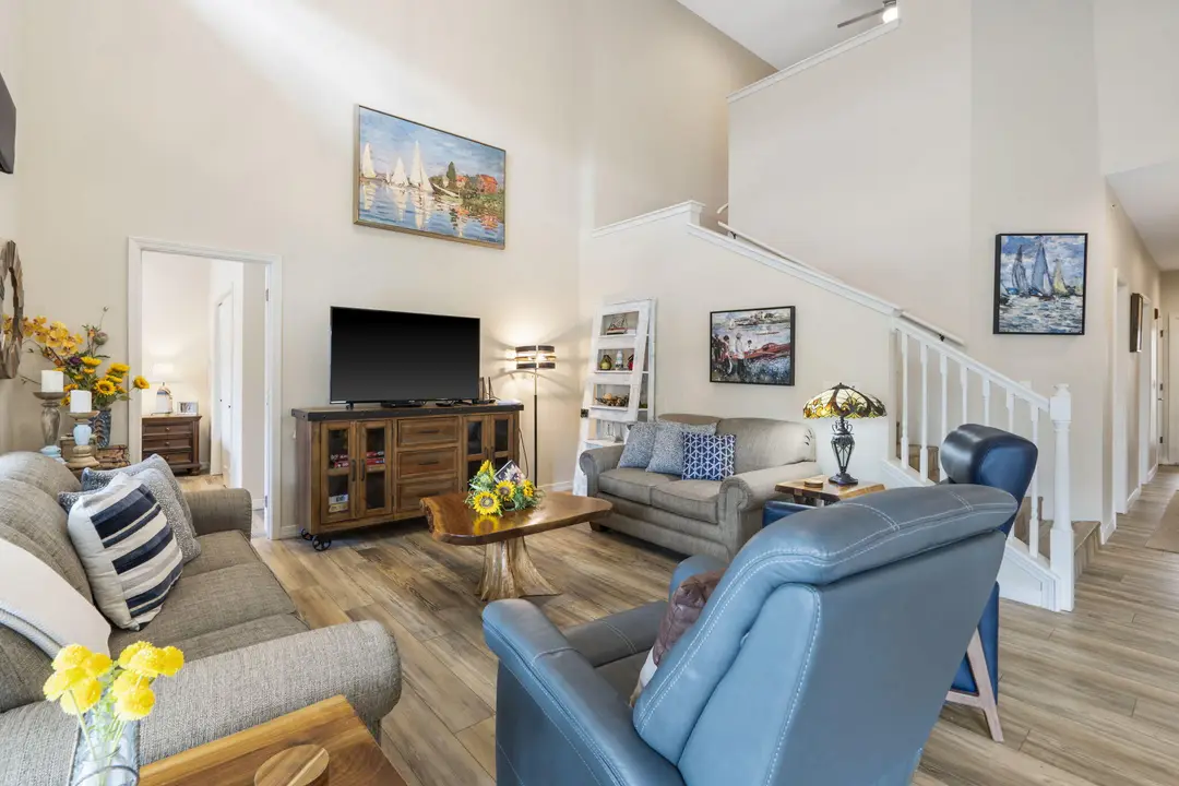 720 Emerald Pointe Drive — photo 4