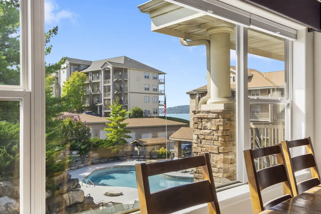 720 Emerald Pointe Drive — photo 8