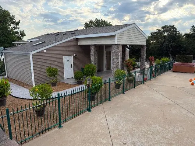204 Westwood Drive — photo 23