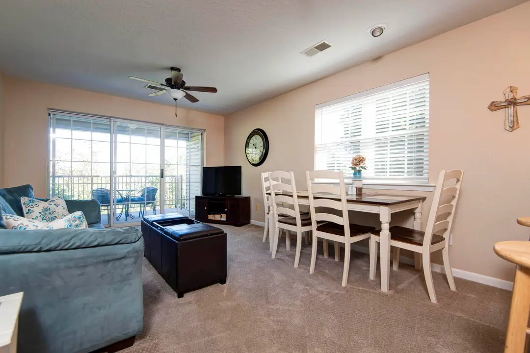 204 Westwood Drive — photo 4