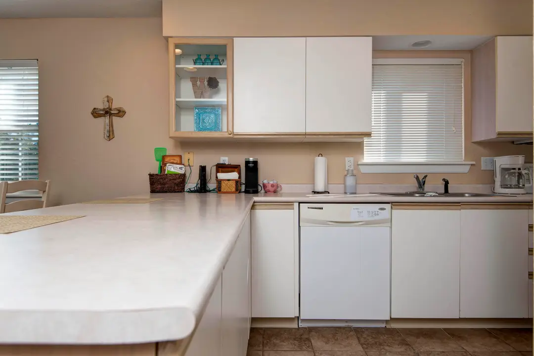 204 Westwood Drive — photo 9
