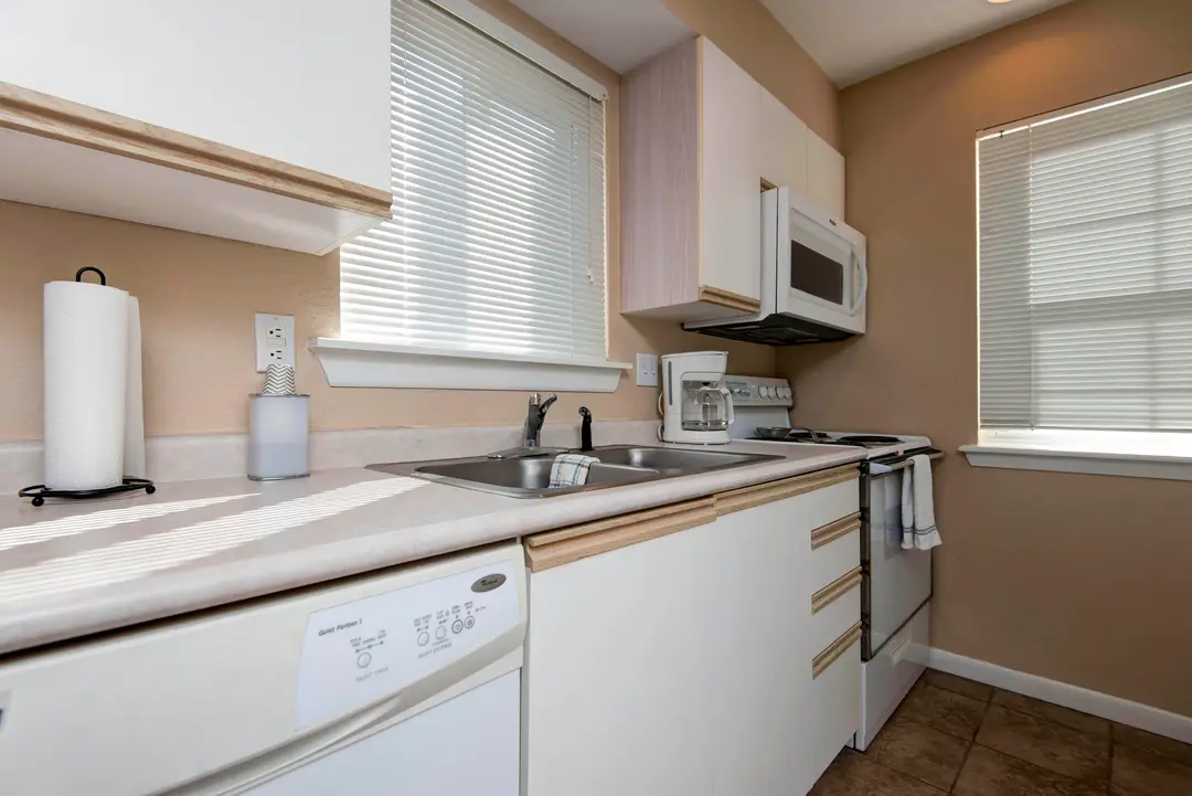 204 Westwood Drive — photo 10