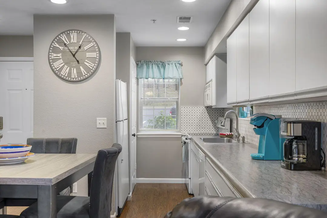 505 Valley View Drive — photo 24