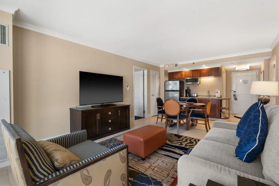 200 S Sycamore Street — photo 11