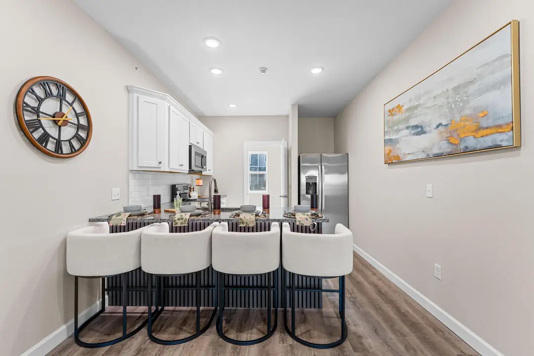 3012 N Vineyards Terrace — photo 3