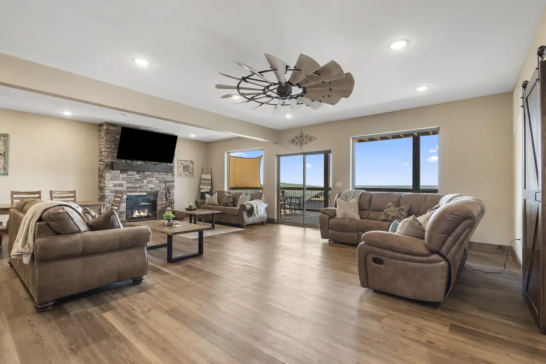85 David Shawn Drive — photo 12
