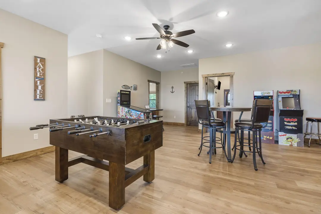85 David Shawn Drive — photo 28