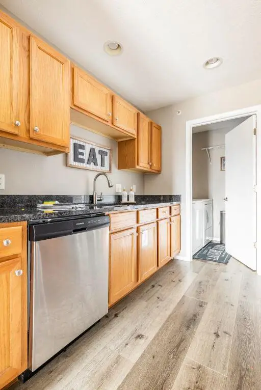 2915 Vineyards Parkway — photo 11