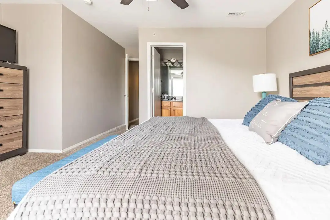 2915 Vineyards Parkway — photo 16