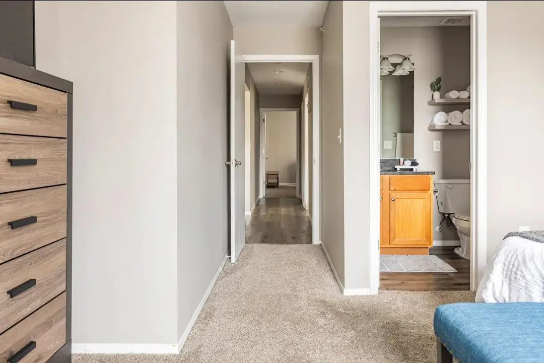 2915 Vineyards Parkway — photo 17