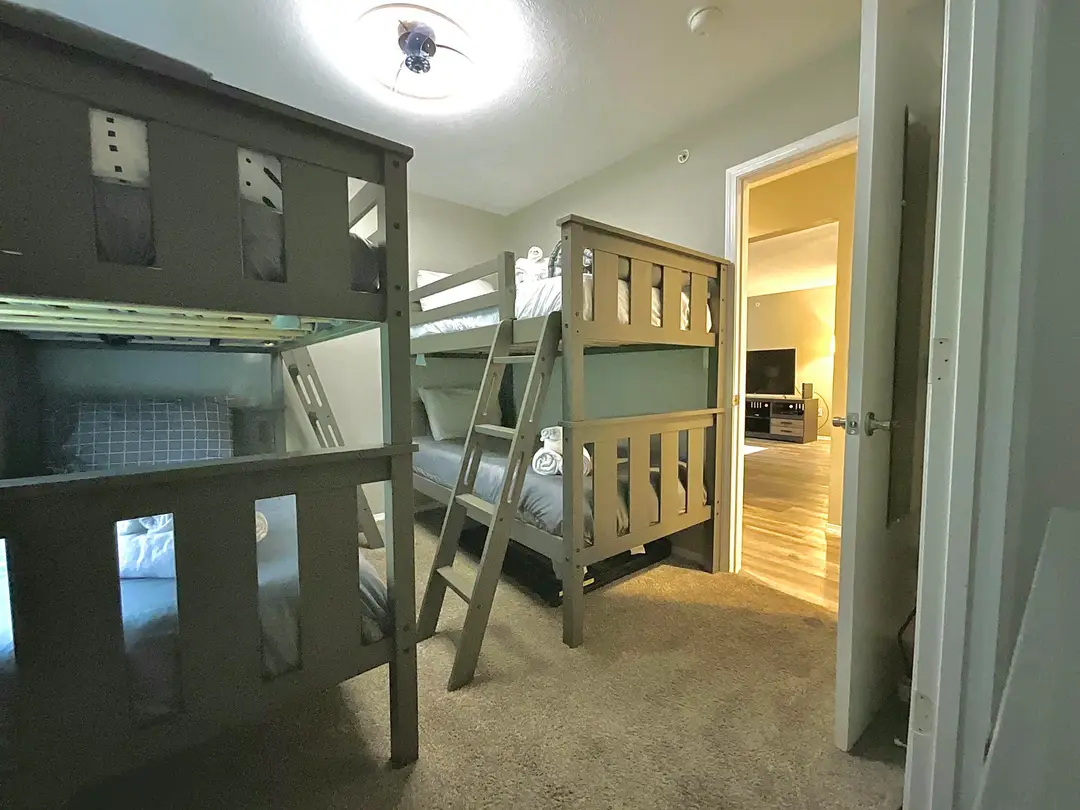 2915 Vineyards Parkway — photo 24