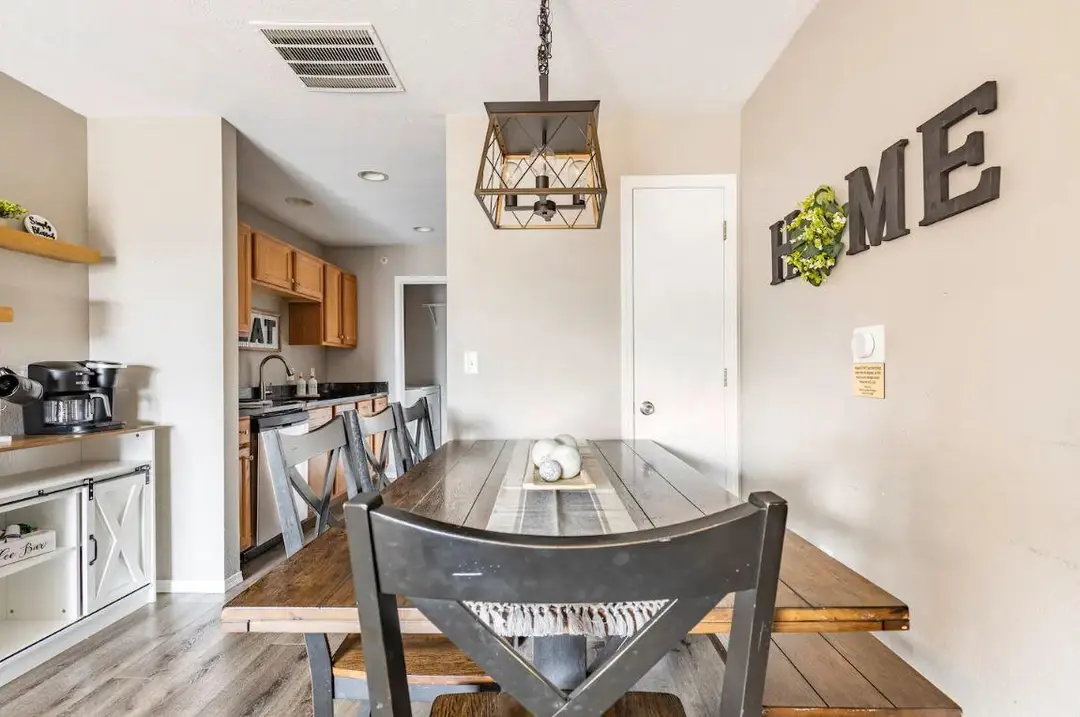 2915 Vineyards Parkway — photo 8