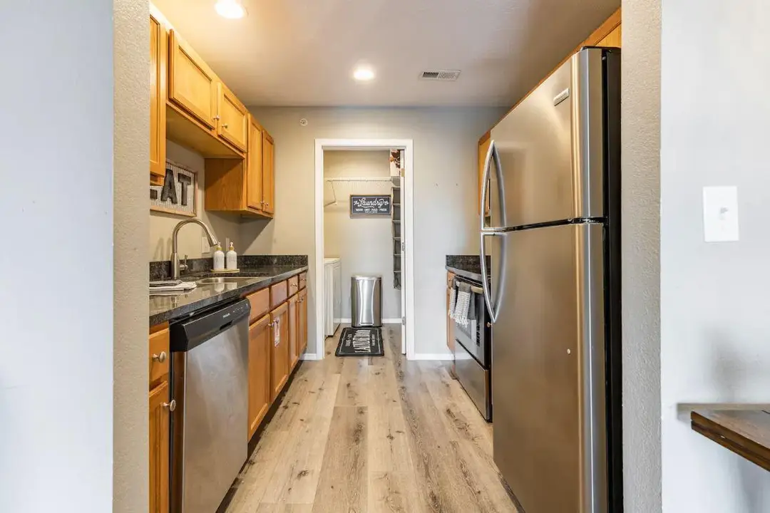 2915 Vineyards Parkway — photo 9