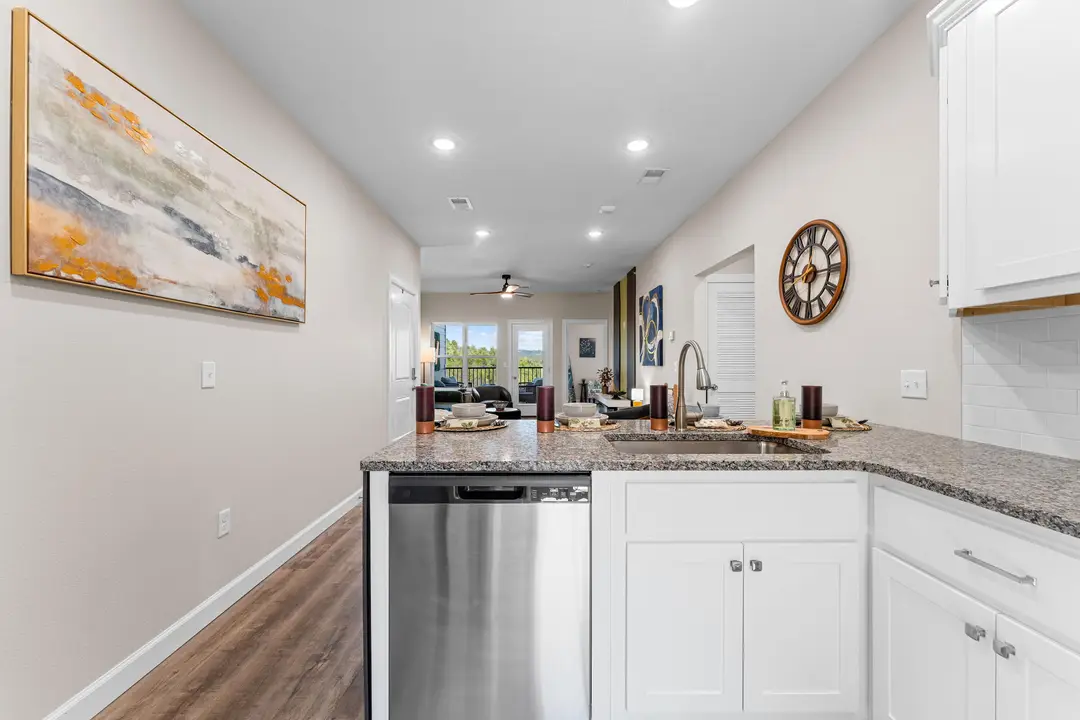 3016 N Vineyards Terrace — photo 5