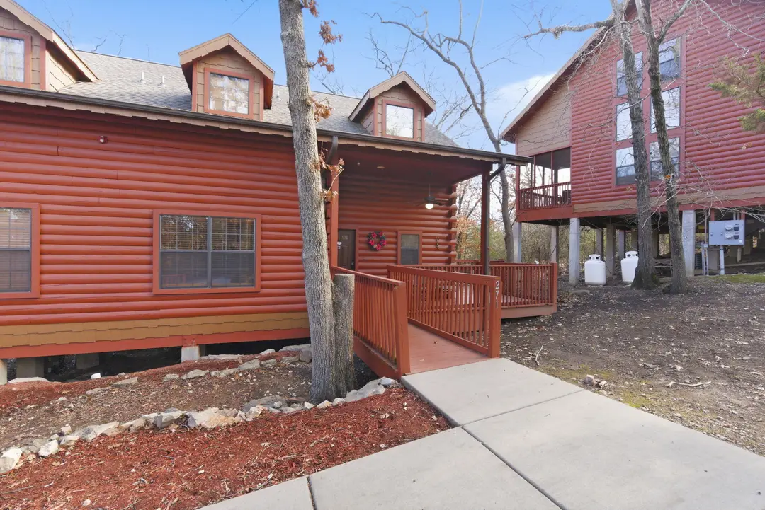 271 Oakridge Road — photo 2