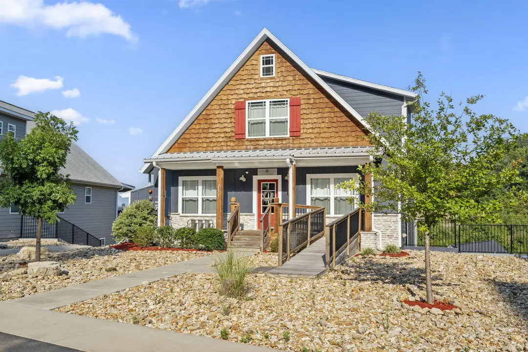 155 Lakefront Drive — photo 4