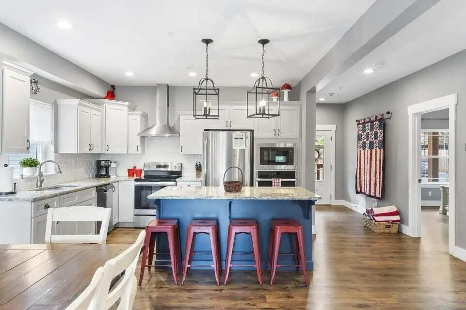 155 Lakefront Drive — photo 5