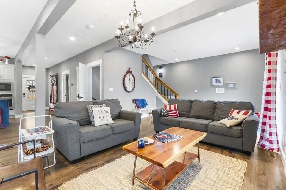 155 Lakefront Drive — photo 8
